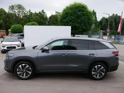 Graphite grau metallic graphite grau metallic Gebraucht 2024 Skoda Kodiaq Selection SUV | 44.170 € (Etwas zu teuer)