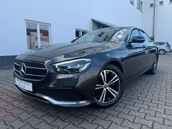 Grau Gebraucht 2022 Mercedes E220 Limousine | 38.879 € (Etwas zu teuer)