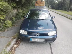 Blau Gebraucht 2002 VW Golf IV Limousine | 1.900 € (Etwas zu teuer)