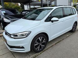 Weiß Gebraucht 2024 VW Touran Comfortline Van / Kleinbus | 33.950 € (Fairer Preis)