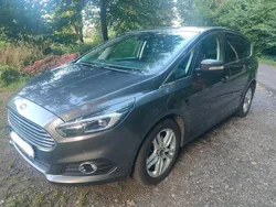 Grau Gebraucht 2017 Ford S-MAX Titanium Van / Kleinbus | 22.999 € (Teuer)