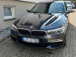 Grau Gebraucht 2018 BMW M550 Shadowline Limousine | 32.499 € (Fairer Preis)