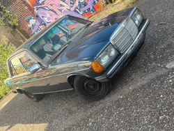 Blau Gebraucht 1984 Mercedes 240 Limousine | 5.499 €