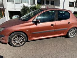 Orange Gebraucht 2000 Peugeot 206 Style Limousine | 875 € (Teuer)