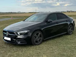 Schwarz Gebraucht 2019 Mercedes A200 AMG line Limousine | 28.500 € (Teuer)