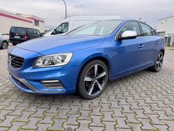 Blau Gebraucht 2017 Volvo S60 R-Design Limousine | 16.980 € (Teuer)
