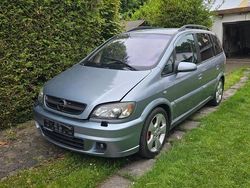 Grau Gebraucht 2005 Opel Zafira Edition Van / Kleinbus | 1.400 € (Guter Preis)