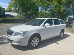 Weiß Gebraucht 2009 Skoda Octavia Ambiente Kombi | 5.490 € (Guter Preis)