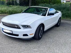 Weiß Gebraucht 2011 Ford Mustang Cabrio | 17.990 €