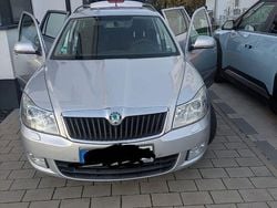 Silber Gebraucht 2012 Skoda Octavia Ambition Kombi | 3.900 € (Guter Preis)