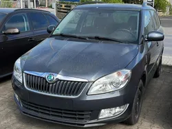 Grau Gebraucht 2012 Skoda Fabia Kombi | 4.700 €