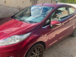 Rot Gebraucht 2009 Ford Fiesta Ambiente Kleinwagen | 1.700 € (Fairer Preis)