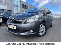 Grau Gebraucht 2010 Toyota Verso Edition Van / Kleinbus | 6.990 € (Fairer Preis)