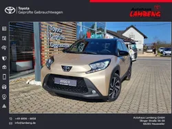 Ginger beige metallic/dach mysticschwarz (metallic) Gebraucht 2024 Toyota Aygo Pulse Kleinwagen | 17.990 € (Etwas zu teuer)