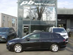 Deep black perleffekt Gebraucht 2021 VW Golf VIII Kombi | 19.950 € (Fairer Preis)