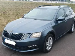 Grau Gebraucht 2017 Skoda Octavia Kombi | 9.999 €
