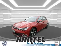 Kings red, metallic Gebraucht 2024 VW Golf VIII Move Limousine | 22.100 € (Guter Preis)