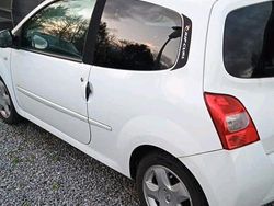Weiß Gebraucht 2010 Renault Twingo Kleinwagen | 2.000 €