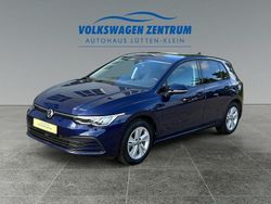 Atlantik blue (metallic) Gebraucht 2024 VW Golf VIII Life Limousine | 24.990 € (Guter Preis)