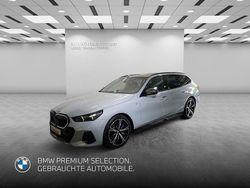 Grau Gebraucht 2024 BMW 540 Comfort Edition Kombi | 65.501 € (Etwas zu teuer)