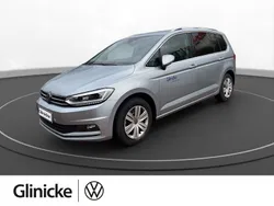 Silber Gebraucht 2024 VW Touran Highline Van / Kleinbus | 37.970 € (Fairer Preis)