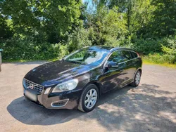 Schwarz Gebraucht 2012 Volvo V60 Kombi | 8.600 €