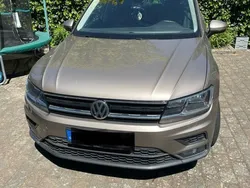 Beige Gebraucht 2017 VW Tiguan Trendline SUV | 17.250 € (Fairer Preis)