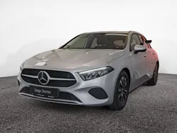 Silber iridiumsilber metallic Gebraucht 2024 Mercedes A180 Limousine | 29.880 € (Fairer Preis)