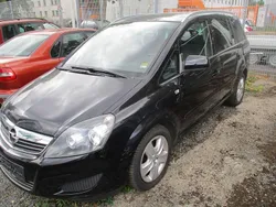 Saphirschwarz mineraleffekt Gebraucht 2011 Opel Zafira Design Edition Van / Kleinbus | 2.950 € (Fairer Preis)