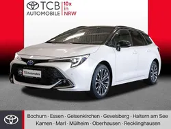 Platinumweiss/schwarz Gebraucht 2024 Toyota Corolla Kombi | 32.288 € (Teuer)