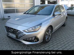Silber Gebraucht 2023 Hyundai i30 Trend Limousine | 15.490 € (Fairer Preis)