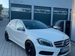 Weiß Gebraucht 2014 Mercedes A200 AMG Kombi | 15.499 €