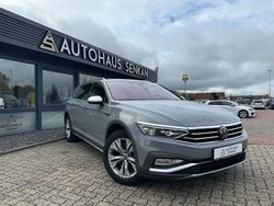 Grau Gebraucht 2022 VW Passat Alltrack R Kombi | 25.990 € (Fairer Preis)