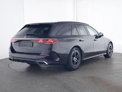Schwarz Gebraucht 2024 Mercedes E220 AMG Kombi | 46.922 € (Superpreis)