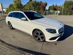 Weiß Gebraucht 2018 Mercedes E220 Avantgarde Kombi | 31.400 € (Fairer Preis)