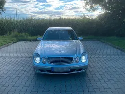 Silber Gebraucht 2003 Mercedes E220 Elegance Limousine | 4.800 € (Etwas zu teuer)