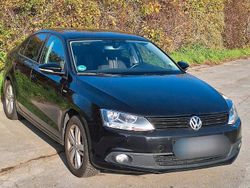 Schwarz Gebraucht 2012 VW Jetta Match Limousine | 6.850 € (Fairer Preis)