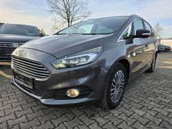 Grau Gebraucht 2019 Ford S-MAX Titanium Van / Kleinbus | 18.990 € (Guter Preis)