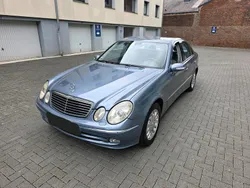 Blau Gebraucht 2006 Mercedes E320 Avantgarde Limousine | 3.900 €