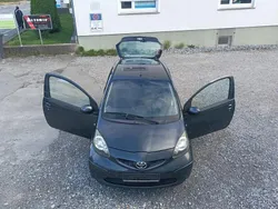 Grau Gebraucht 2005 Toyota Aygo City Kleinwagen | 690 € (Fairer Preis)