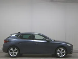 Grau Gebraucht 2021 Seat Leon FR-Line Limousine | 17.980 € (Guter Preis)