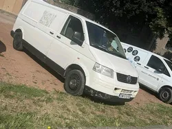 Weiß Gebraucht 2007 VW T5 Van | 2.000 €