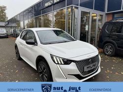 Blanc nacre Gebraucht 2021 Peugeot e-208 GT Kleinwagen | 17.790 € (Fairer Preis)
