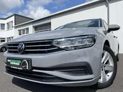 Mondsteingrau Gebraucht 2022 VW Passat Kombi | 23.460 € (Guter Preis)
