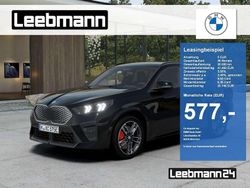 Saphirschwarz metallic Neu 2025 BMW iX2 M Sport SUV | 59.975 € (Fairer Preis)