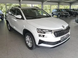 Schwarz, schwarzmagic perleffekt (1z) Gebraucht 2024 Skoda Karoq Ambition SUV | 29.290 € (Guter Preis)