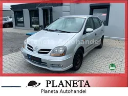 Nissan Almera Tino