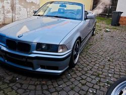 Silber Gebraucht 2025 BMW 318 Cabrio | 7.500 €