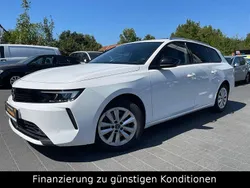 Weiß Gebraucht 2023 Opel Astra Elegance Kombi | 20.400 € (Fairer Preis)