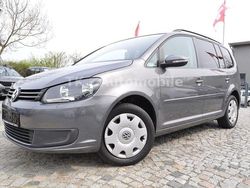 Grau Gebraucht 2012 VW Touran Comfortline Van / Kleinbus | 10.980 € (Fairer Preis)